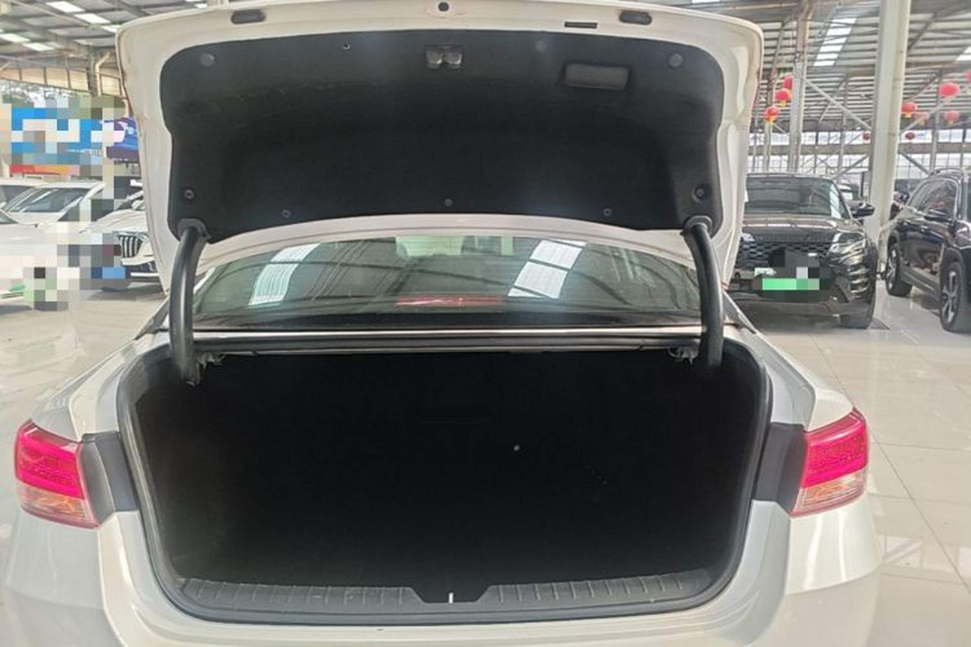 Used Kia K5 2016 1.6T Automatic LUX Trunk