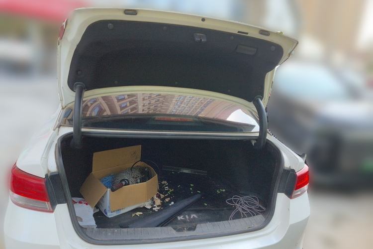 Used Kia K5 2016 2.0L Automatic LUX Trunk