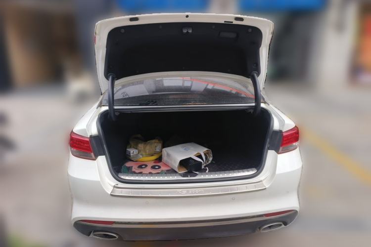 Used Kia K5 2016 2.0L Automatic LUX Trunk