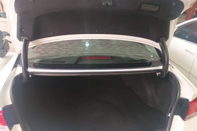 Used Kia K5 2016 1.6T Automatic LUX Trunk