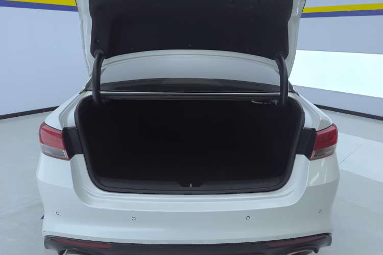Used Kia K5 2016 1.6T Automatic LUX Trunk