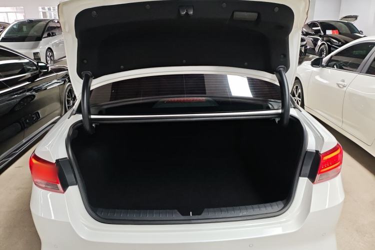 Used Kia K5 2016 1.6T Automatic LUX Trunk