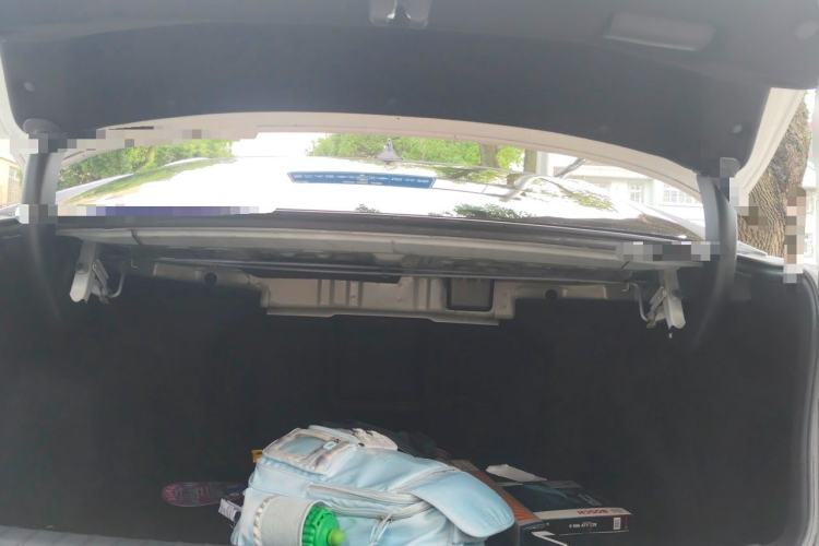 Used Kia K5 2016 2.0L Automatic LUX Trunk