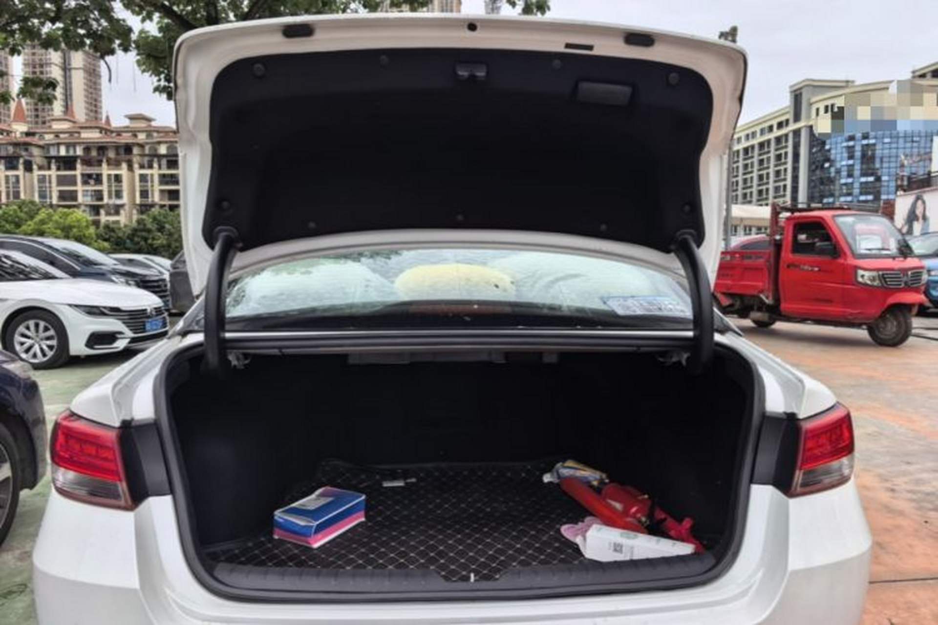 Used Kia K5 2016 1.6T Automatic LUX Trunk