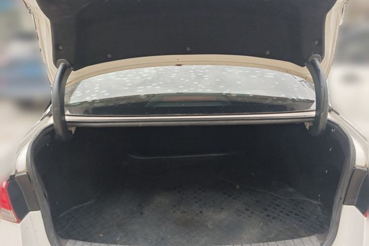 Used Kia K5 2016 2.0L Automatic LUX Trunk