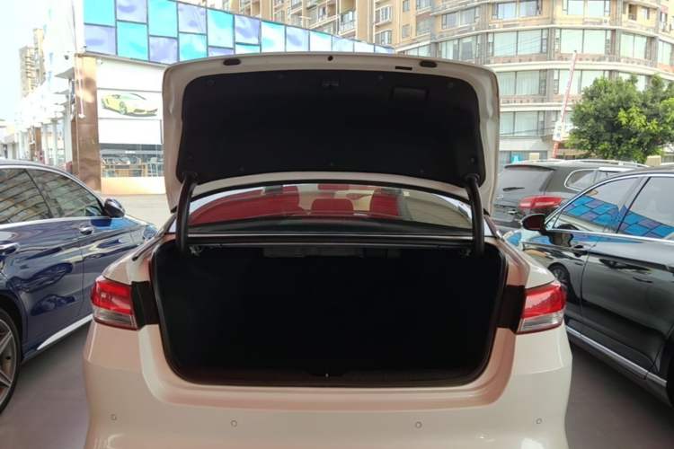 Used Kia K5 2016 1.6T Automatic LUX Trunk