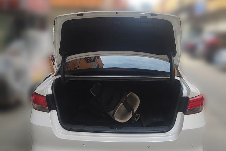 Used Kia K5 2016 2.0L Automatic LUX Trunk
