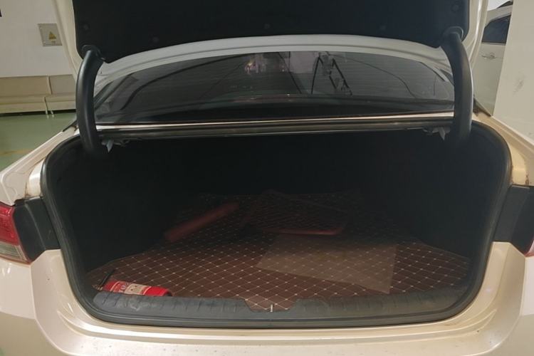 Used Kia K5 2016 1.6T Automatic LUX Trunk