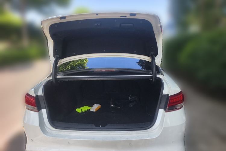 Used Kia K5 2016 1.6T Automatic LUX Trunk