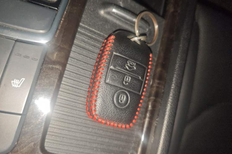 Used Kia K5 2016 2.0L Automatic LUX Vehicle Key