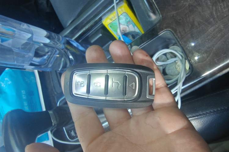 Used Kia K5 2016 1.6T Automatic LUX Vehicle Key