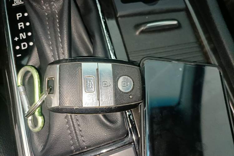 Used Kia K5 2016 1.6T Automatic LUX Vehicle Key