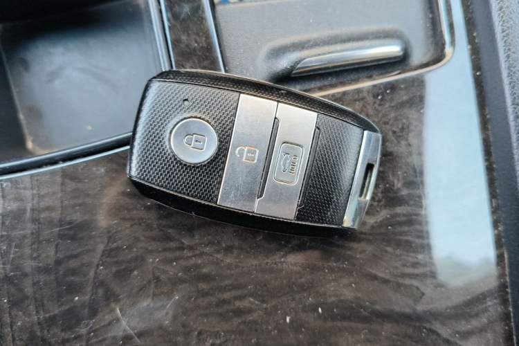 Used Kia K5 2016 1.6T Automatic LUX Vehicle Key