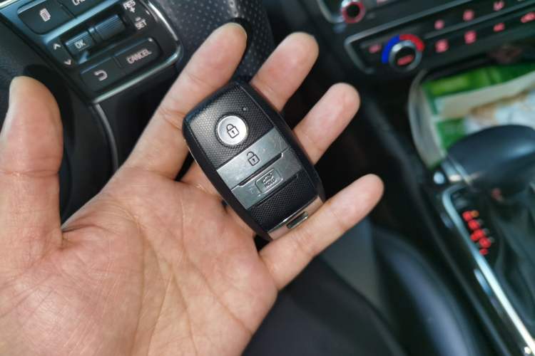 Used Kia K5 2016 1.6T Automatic LUX Vehicle Key