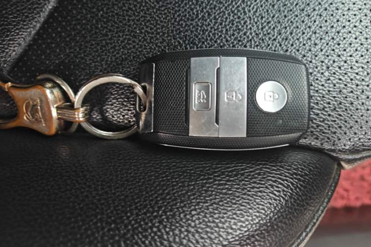 Used Kia K5 2016 1.6T Automatic LUX Vehicle Key
