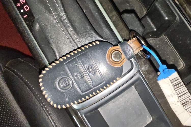 Used Kia K5 2016 1.6T Automatic LUX Vehicle Key