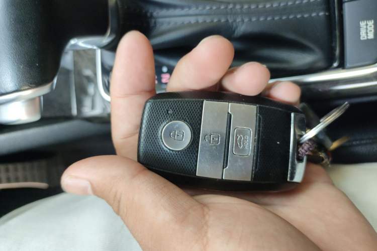 Used Kia K5 2016 2.0L Automatic LUX Vehicle Key