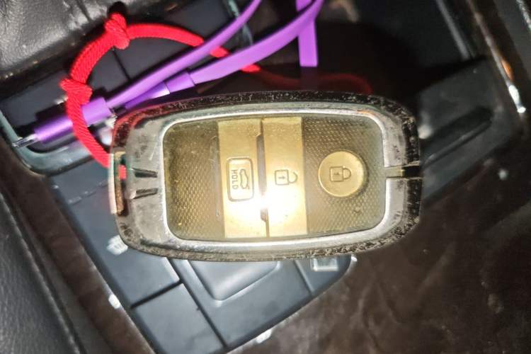 Used Kia K5 2016 2.0L Automatic LUX Vehicle Key