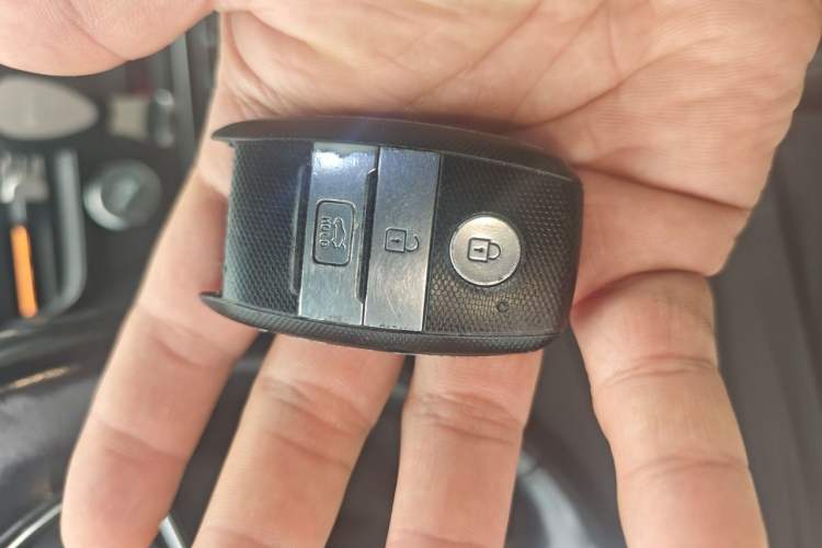 Used Kia K5 2016 2.0L Automatic LUX Vehicle Key