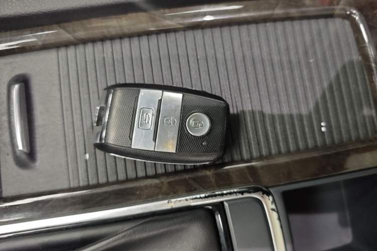 Used Kia K5 2016 1.6T Automatic LUX Vehicle Key