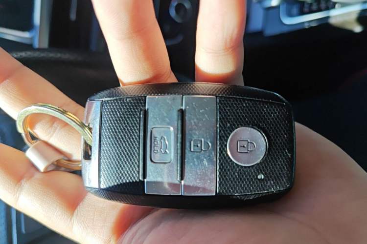 Used Kia K5 2016 1.6T Automatic LUX Vehicle Key