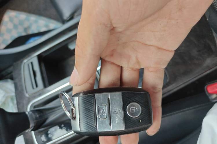 Used Kia K5 2016 2.0L Automatic LUX Vehicle Key