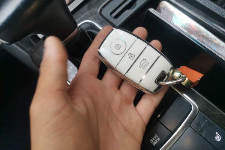 Used Kia K5 2016 2.0L Automatic LUX Vehicle Key