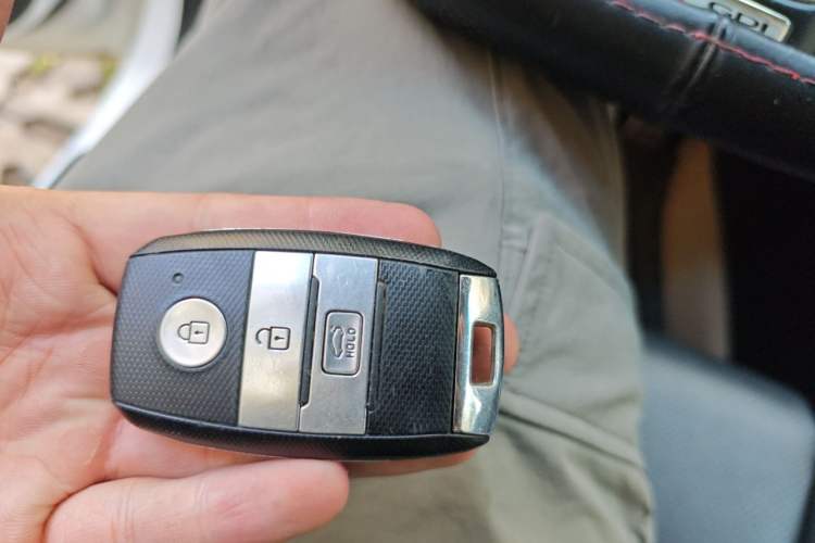 Used Kia K5 2016 1.6T Automatic LUX Vehicle Key