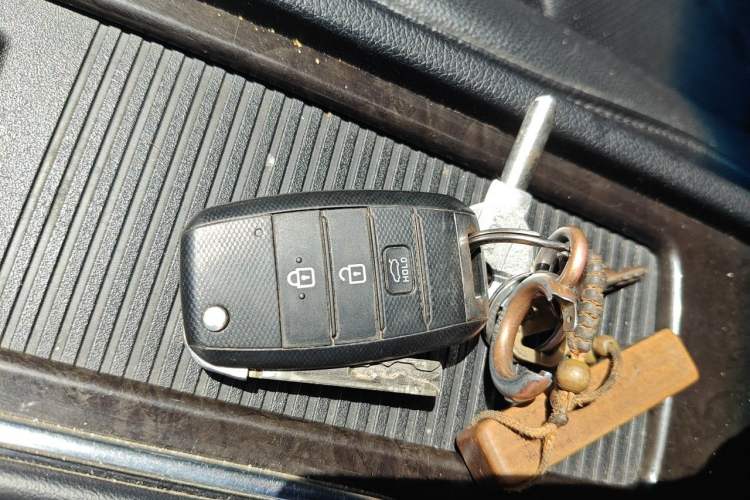 Used Kia K5 2016 2.0L Automatic GLS Vehicle Key