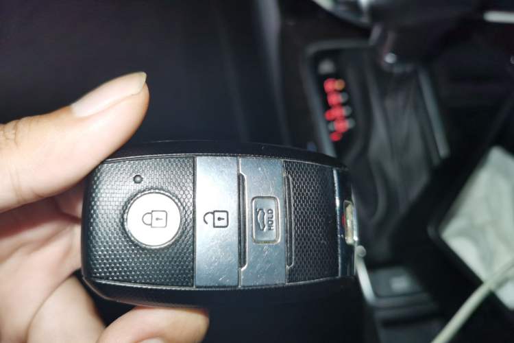 Used Kia K5 2016 1.6T Automatic LUX Vehicle Key