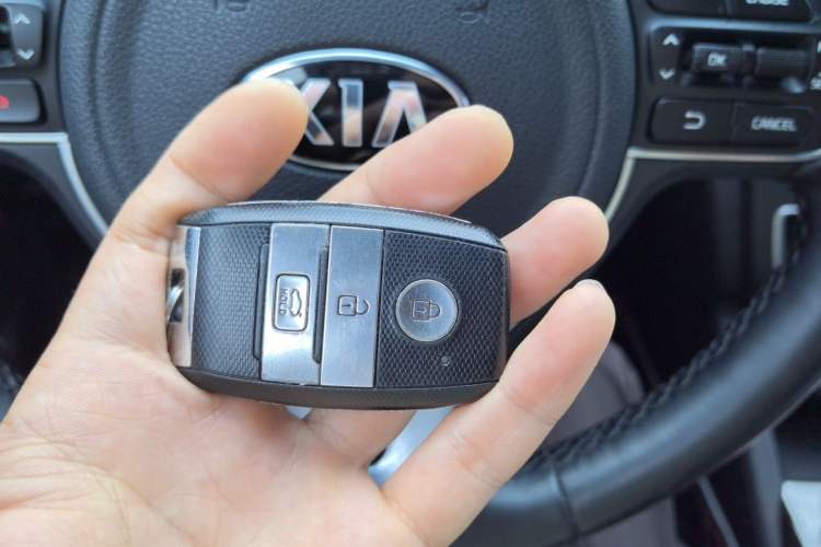 Used Kia K5 2016 2.0L Automatic LUX Vehicle Key