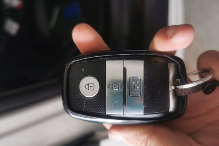 Used Kia K5 2016 2.0L Automatic LUX Vehicle Key