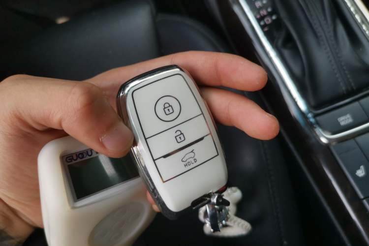 Used Kia K5 2016 2.0L Automatic LUX Vehicle Key