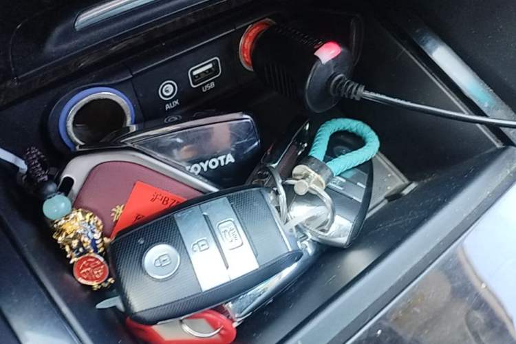 Used Kia K5 2016 1.6T Automatic LUX Vehicle Key