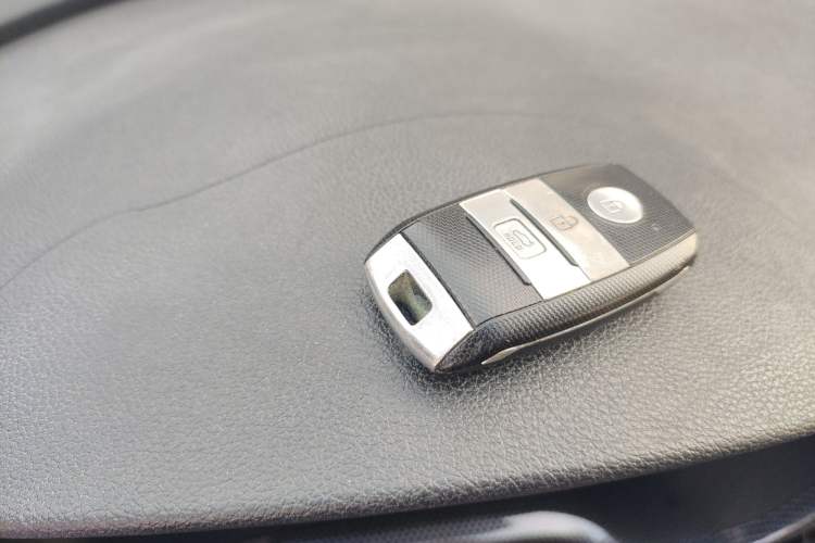 Used Kia K5 2016 1.6T Automatic LUX Vehicle Key