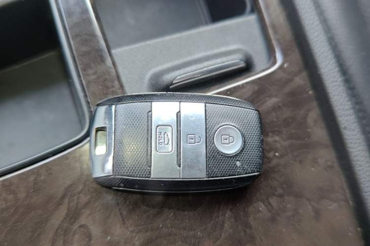 Used Kia K5 2016 1.6T Automatic LUX Vehicle Key