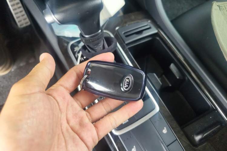 Used Kia K5 2016 2.0L Automatic LUX Vehicle Key