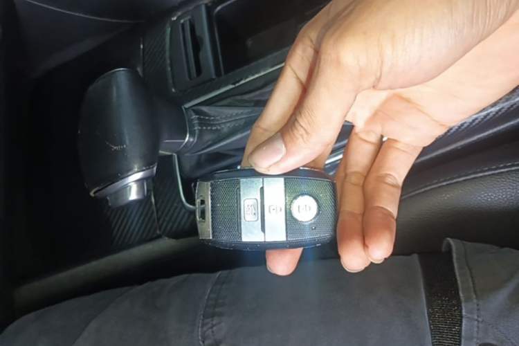 Used Kia K5 2016 1.6T Automatic LUX Vehicle Key