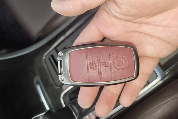 Used Kia K5 2016 1.6T Automatic LUX Vehicle Key