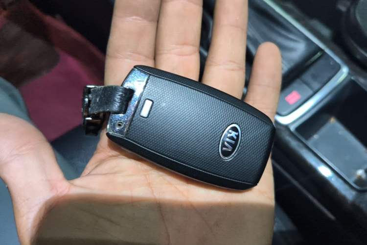 Used Kia K5 2016 1.6T Automatic LUX Vehicle Key