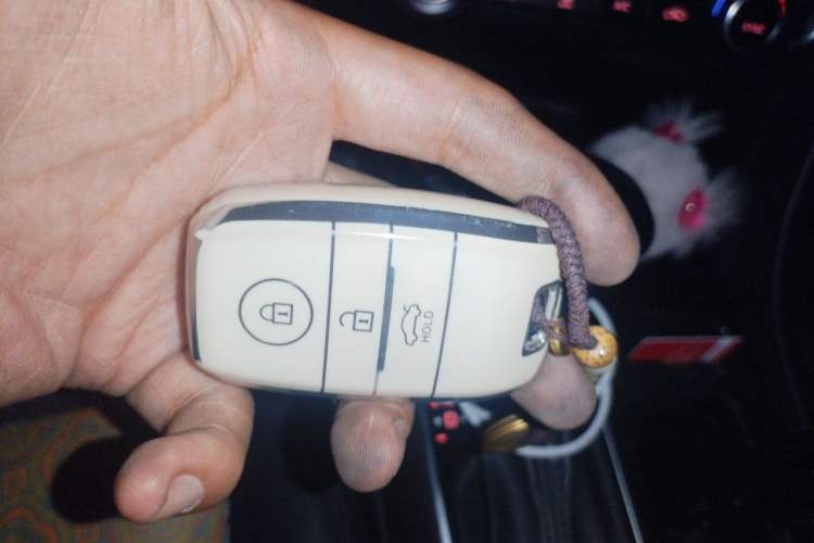 Used Kia K5 2016 1.6T Automatic LUX Vehicle Key