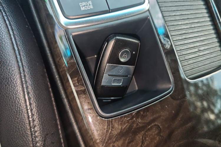 Used Kia K5 2016 1.6T Automatic LUX Vehicle Key