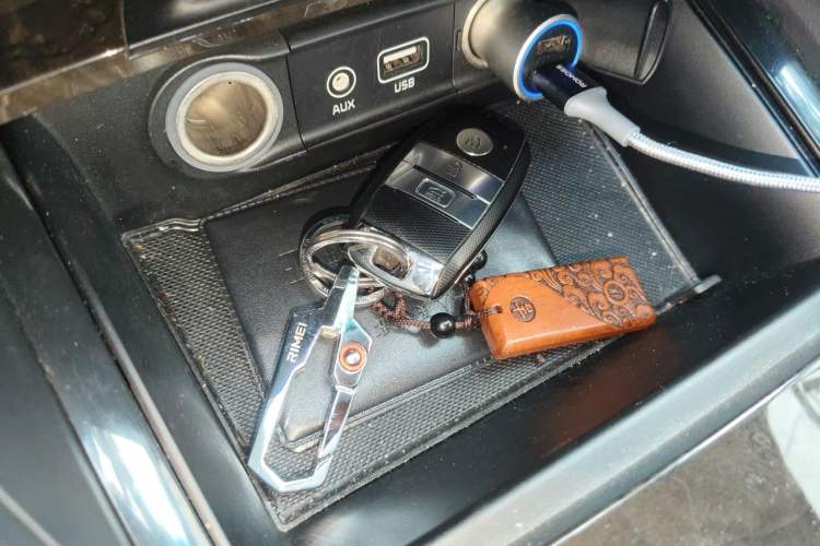 Used Kia K5 2016 2.0L Automatic LUX Vehicle Key