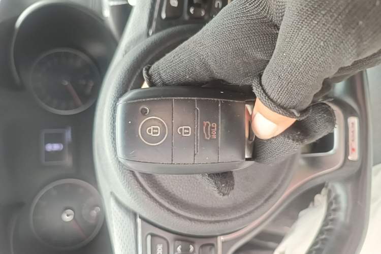 Used Kia K5 2016 1.6T Automatic LUX Vehicle Key