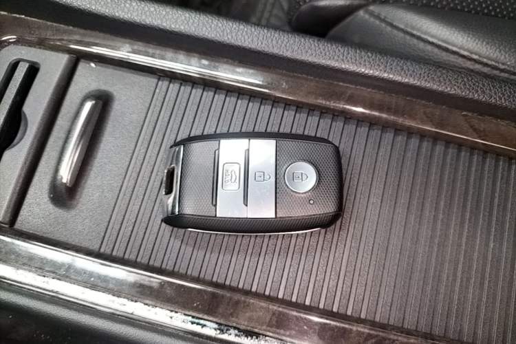 Used Kia K5 2016 2.0L Automatic LUX Vehicle Key