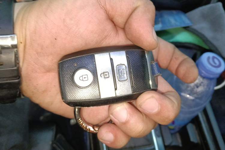 Used Kia K5 2016 1.6T Automatic LUX Vehicle Key