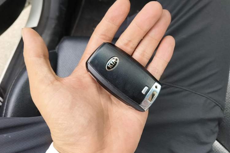 Used Kia K5 2016 1.6T Automatic LUX Vehicle Key