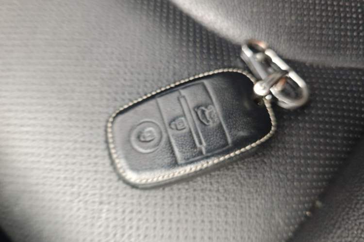 Used Kia K5 2016 2.0L Automatic LUX Vehicle Key