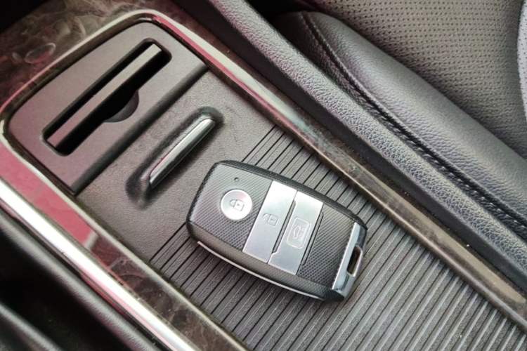 Used Kia K5 2016 1.6T Automatic LUX Vehicle Key