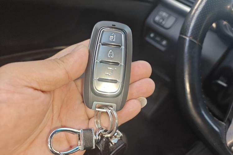 Used Kia K5 2016 1.6T Automatic LUX Vehicle Key